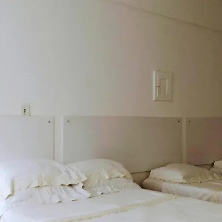 Apartamento Copacabana Saleta, Quarto Grande Com Ar Cond Wi-Fi A 2 Qds Da Praia Rio de Janeiro Exterior photo